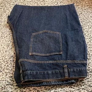 Womens Naturalfit stretch jeans. Denim in color